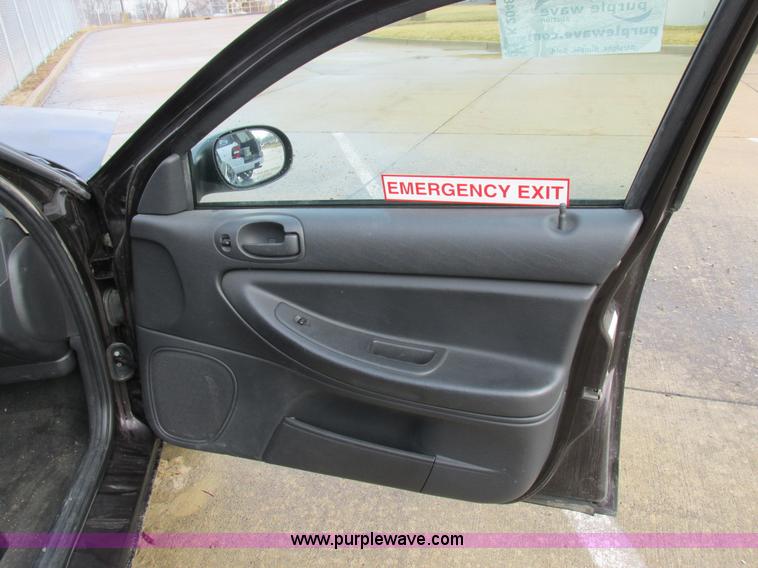image for item K2048 2004 Dodge Stratus SE
