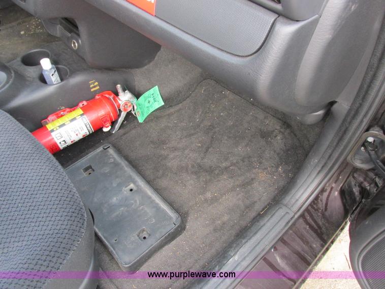 image for item K2048 2004 Dodge Stratus SE