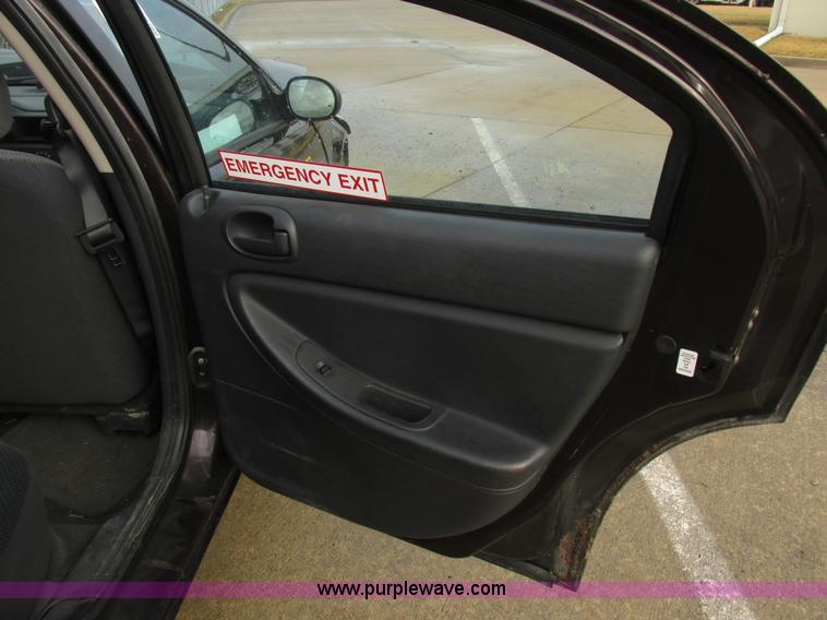 image for item K2048 2004 Dodge Stratus SE