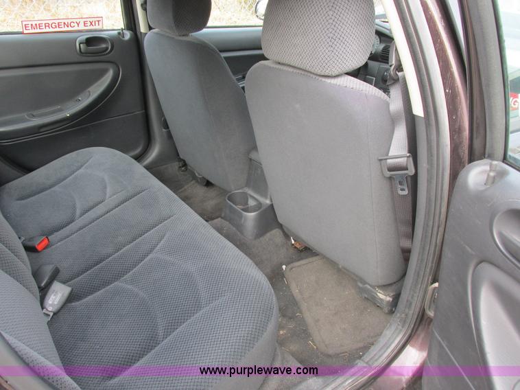 image for item K2048 2004 Dodge Stratus SE