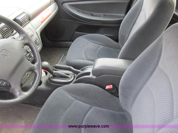 image for item K2048 2004 Dodge Stratus SE