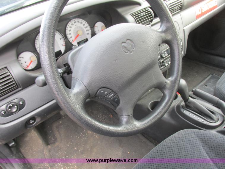 image for item K2048 2004 Dodge Stratus SE