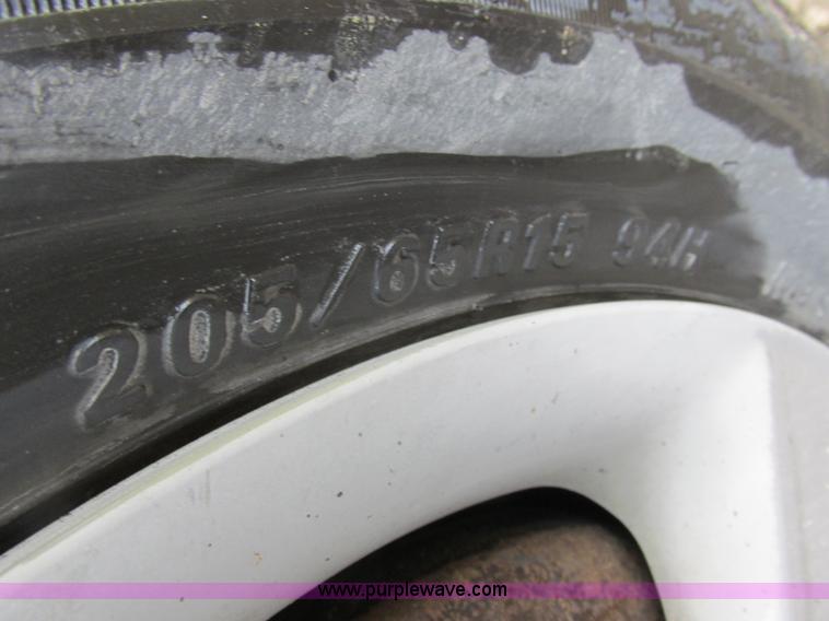 image for item K2048 2004 Dodge Stratus SE