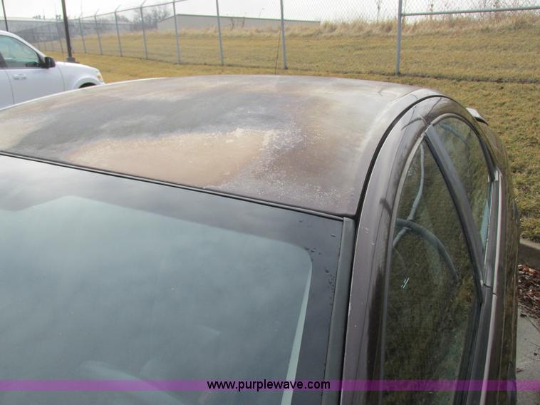 image for item K2048 2004 Dodge Stratus SE