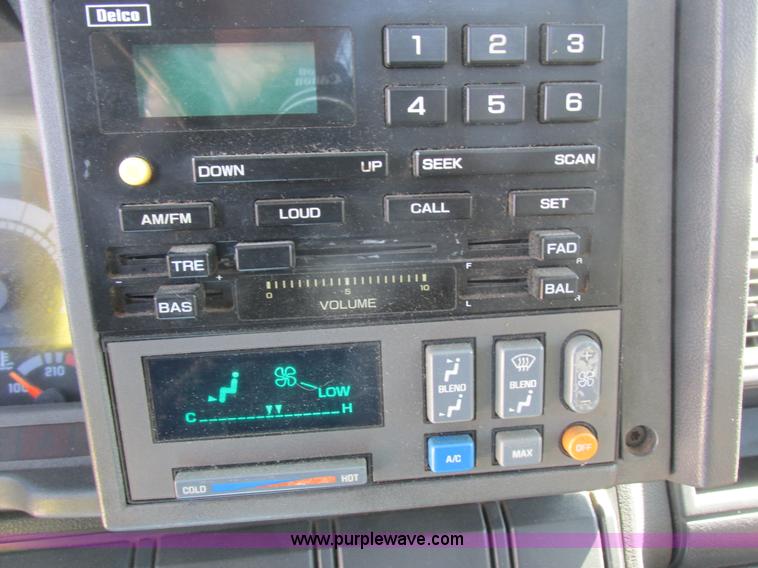 image for item K2064 2000 GMC C6500 dump flatbed truck