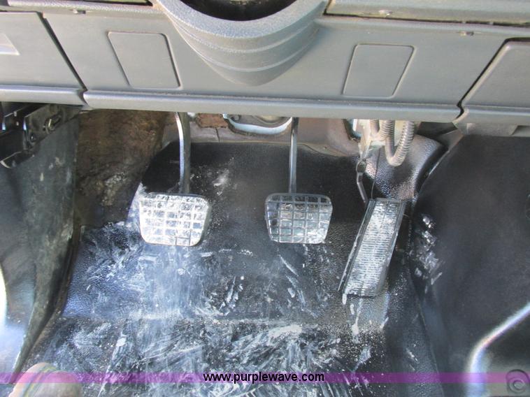 image for item K2064 2000 GMC C6500 dump flatbed truck