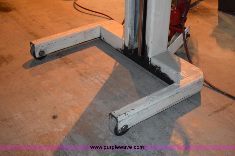 image for item K2368 2003 Stertil Koni portable truck lift