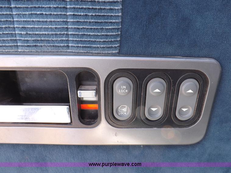 image for item K3234 1990 Chevrolet Silverado 1500 pickup truck