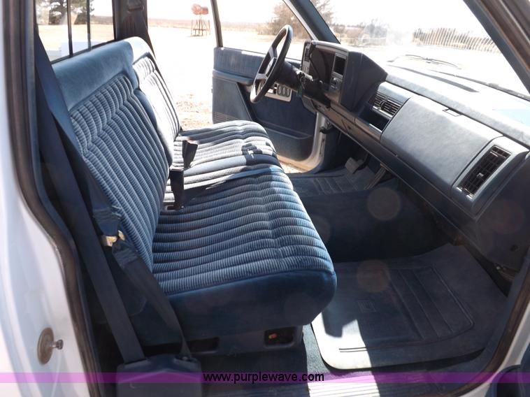 image for item K3234 1990 Chevrolet Silverado 1500 pickup truck