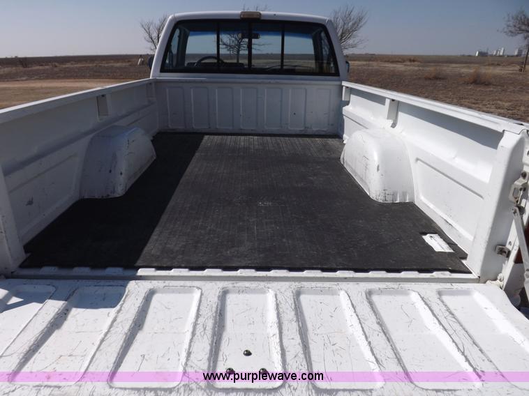 image for item K3234 1990 Chevrolet Silverado 1500 pickup truck