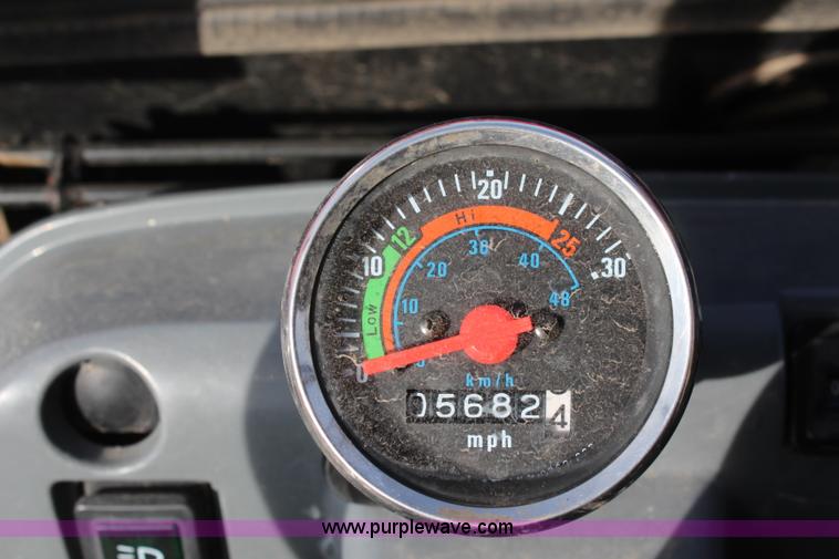 image for item K7135 2004 Kawasaki Mule 3010 utility vehicle