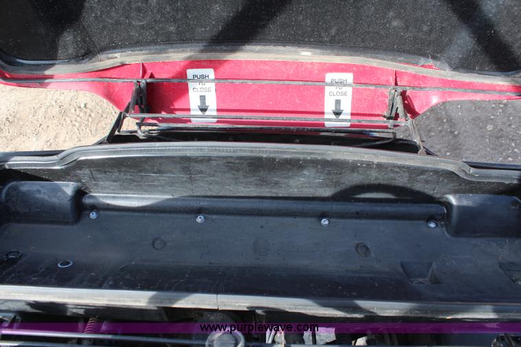 image for item K7135 2004 Kawasaki Mule 3010 utility vehicle