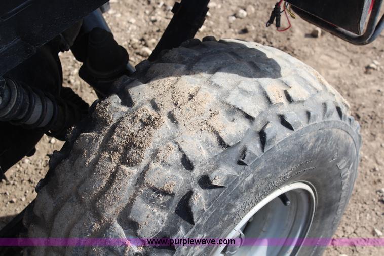 image for item K7135 2004 Kawasaki Mule 3010 utility vehicle