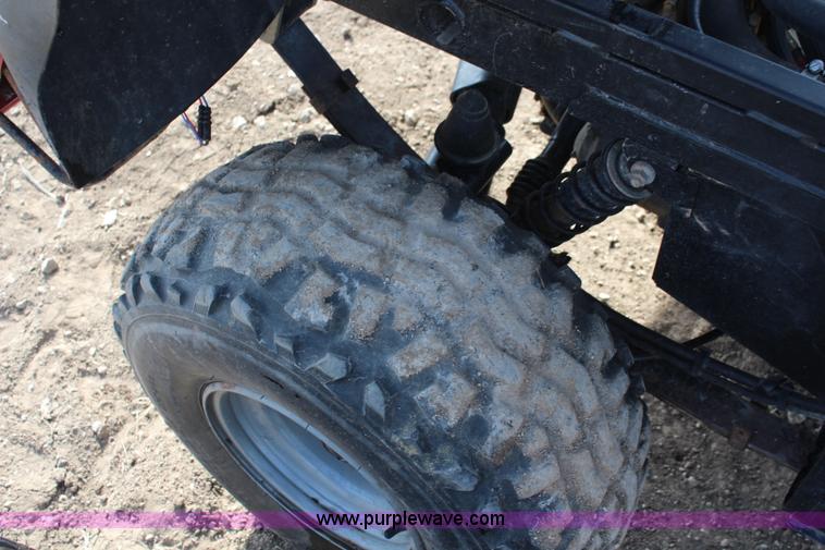 image for item K7135 2004 Kawasaki Mule 3010 utility vehicle