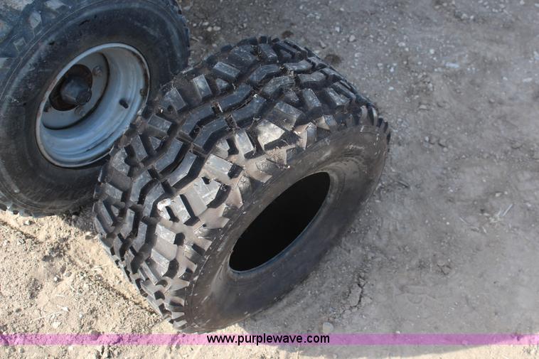 image for item K7135 2004 Kawasaki Mule 3010 utility vehicle