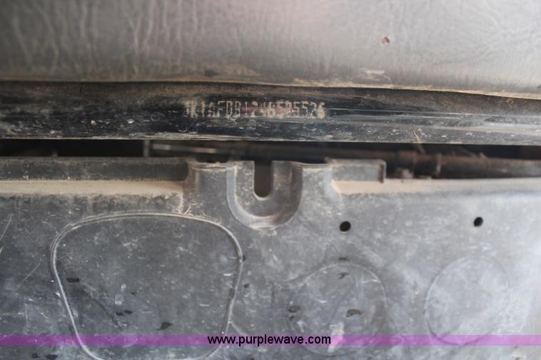 image for item K7135 2004 Kawasaki Mule 3010 utility vehicle