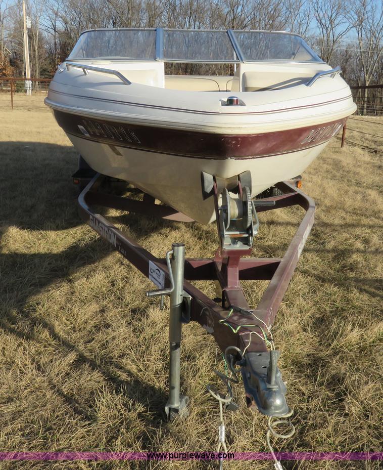 image for item K7228 1998 Glastron GS205 boat