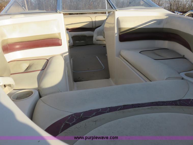 image for item K7228 1998 Glastron GS205 boat