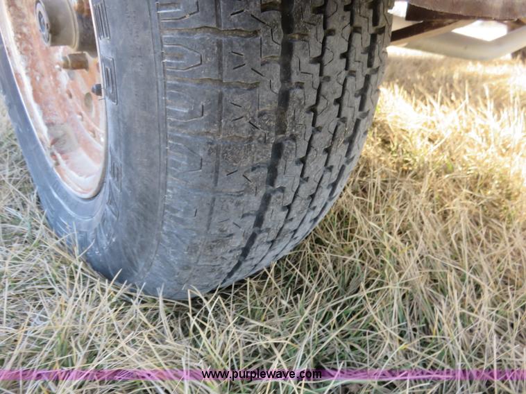 image for item K7228 1998 Glastron GS205 boat