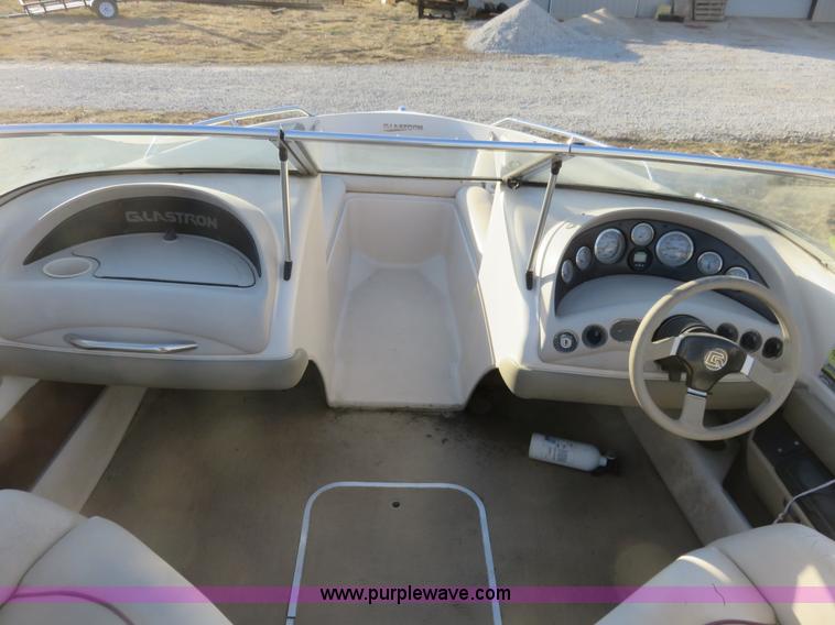 image for item K7228 1998 Glastron GS205 boat
