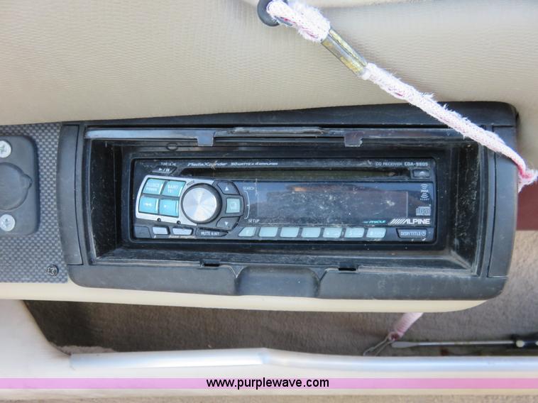 image for item K7228 1998 Glastron GS205 boat