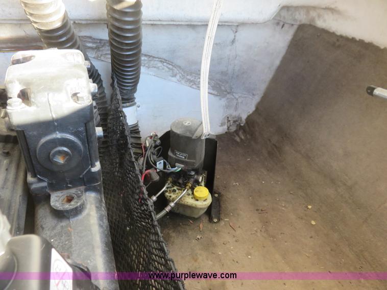 image for item K7228 1998 Glastron GS205 boat