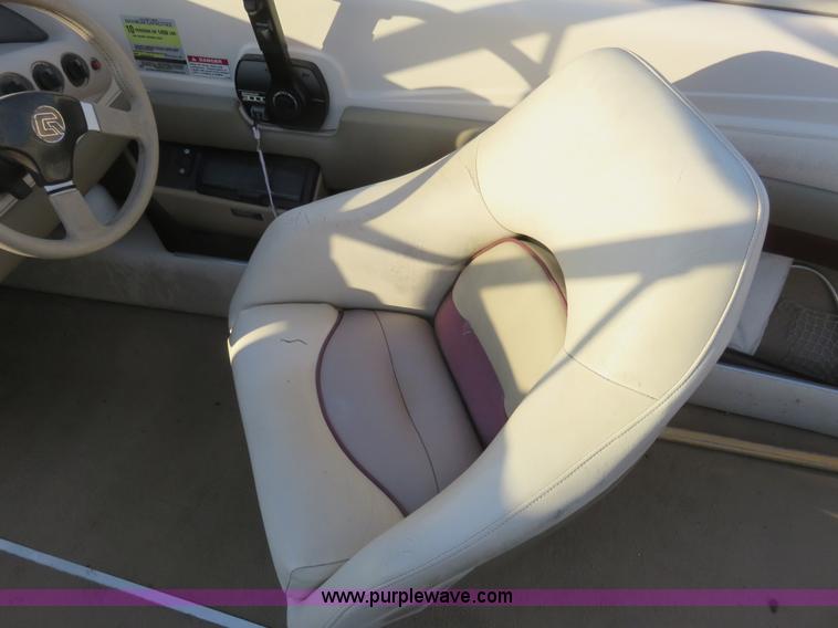 image for item K7228 1998 Glastron GS205 boat