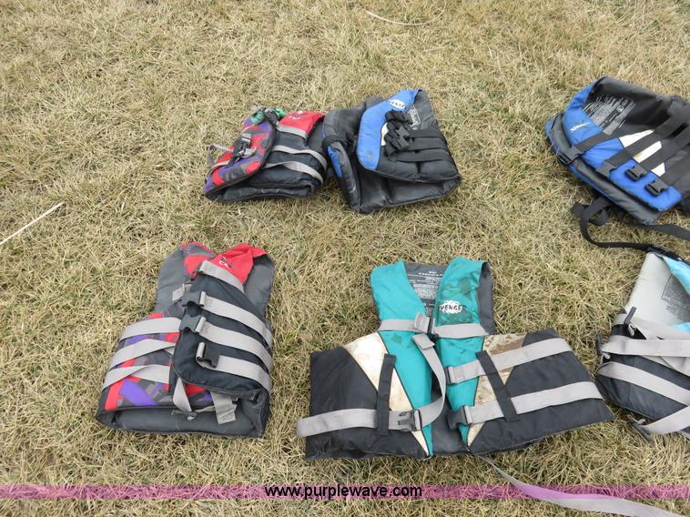 image for item K7228 1998 Glastron GS205 boat