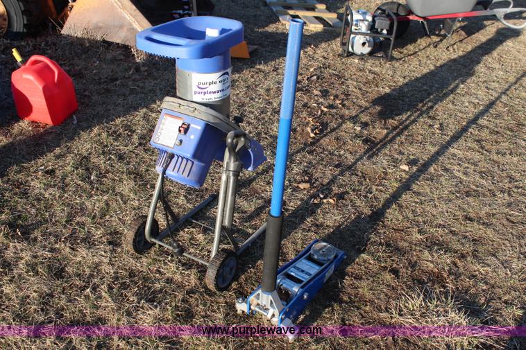 image for item K8777 Assorted items