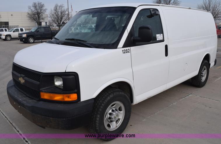 image for item K8788 2007 Chevrolet Express 3500 Cargo van