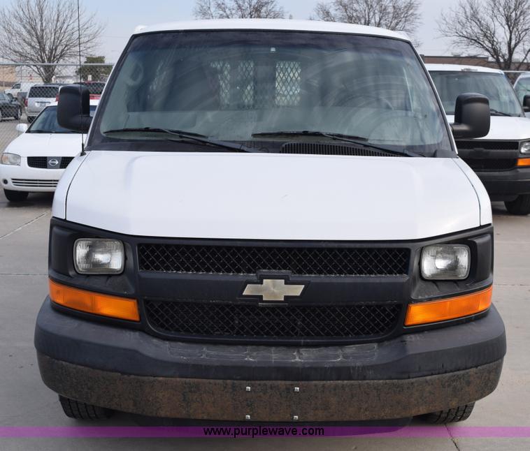 image for item K8788 2007 Chevrolet Express 3500 Cargo van