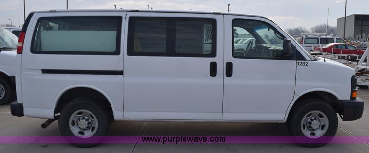 image for item K8788 2007 Chevrolet Express 3500 Cargo van