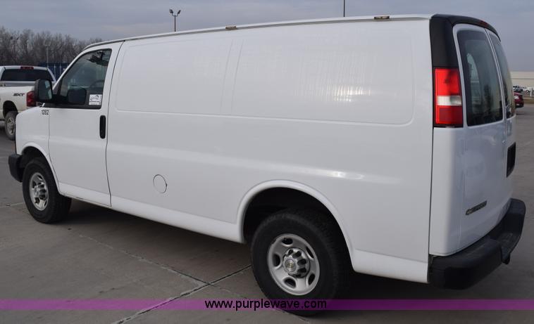 image for item K8788 2007 Chevrolet Express 3500 Cargo van