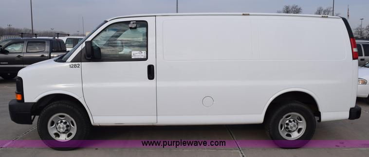 image for item K8788 2007 Chevrolet Express 3500 Cargo van