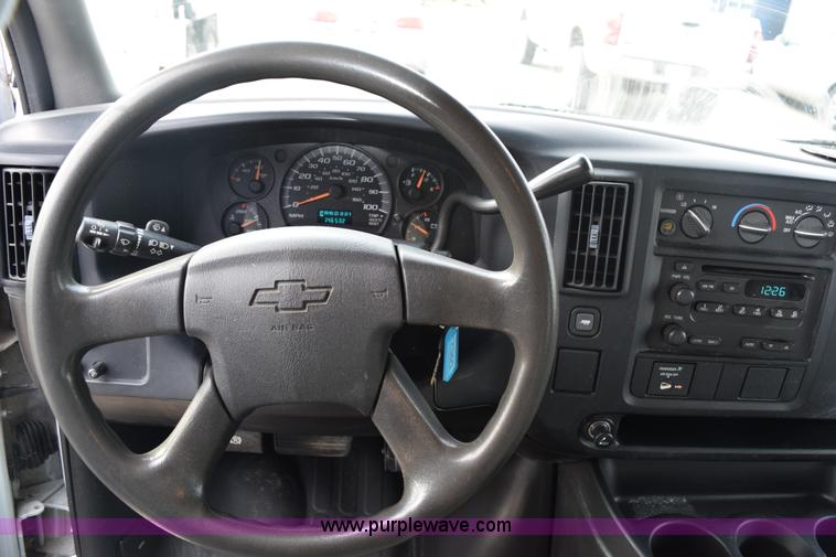 image for item K8788 2007 Chevrolet Express 3500 Cargo van