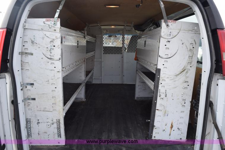 image for item K8788 2007 Chevrolet Express 3500 Cargo van