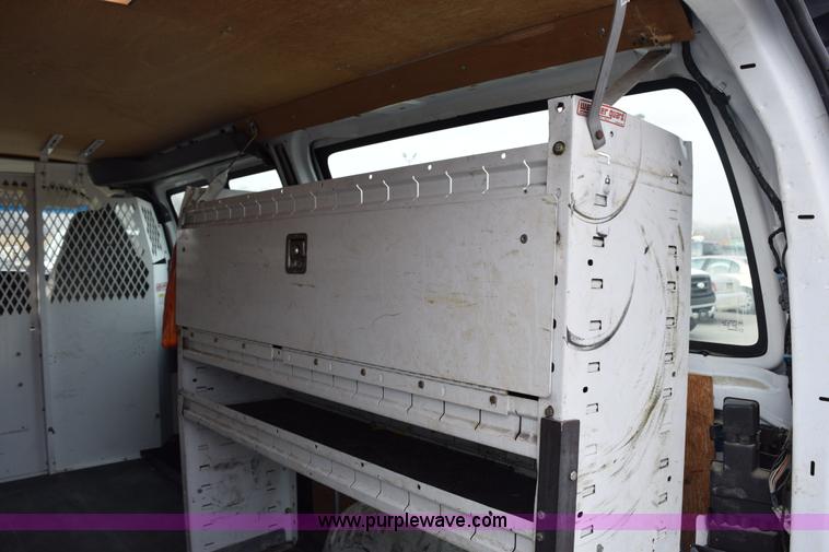 image for item K8788 2007 Chevrolet Express 3500 Cargo van