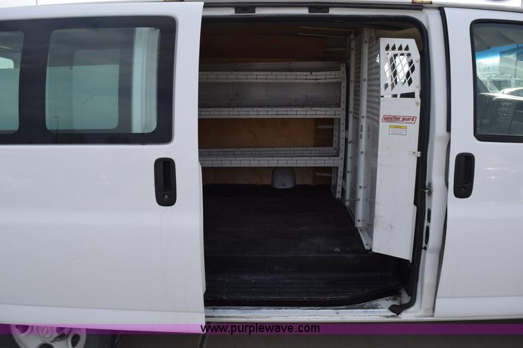 image for item K8788 2007 Chevrolet Express 3500 Cargo van