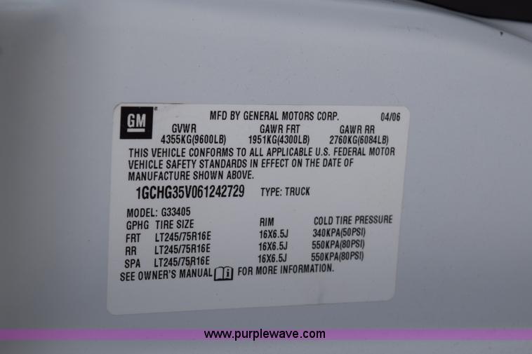 image for item K8789 2006 Chevrolet Express 3500 Cargo van