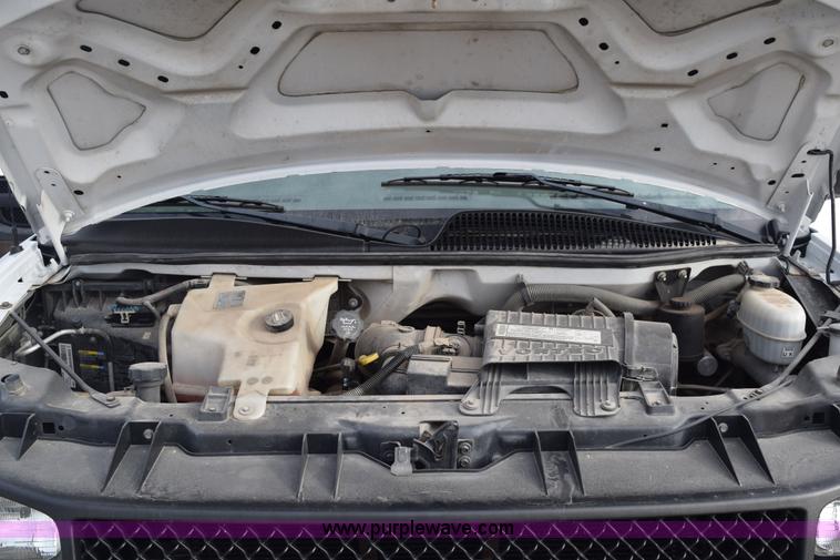 image for item K8789 2006 Chevrolet Express 3500 Cargo van