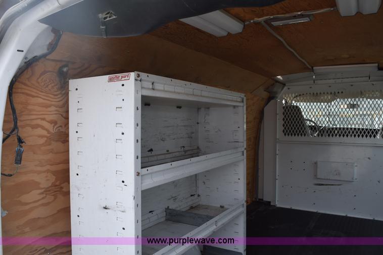 image for item K8789 2006 Chevrolet Express 3500 Cargo van