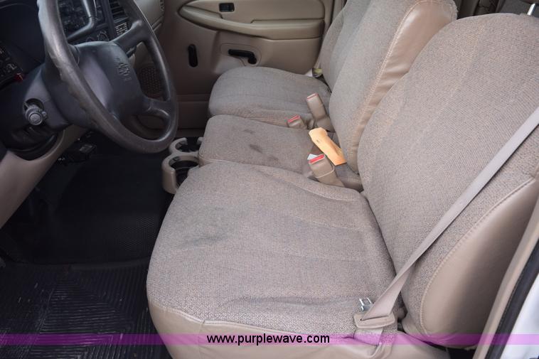 image for item K8792 2001 Chevrolet Silverado 2500HD Ext. Cab pickup truck