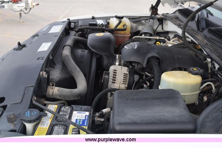 image for item K8792 2001 Chevrolet Silverado 2500HD Ext. Cab pickup truck