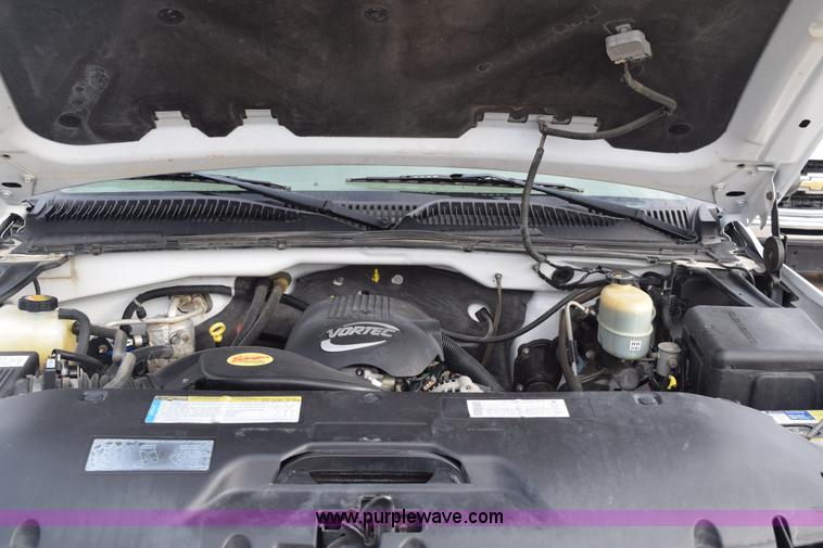 image for item K8792 2001 Chevrolet Silverado 2500HD Ext. Cab pickup truck