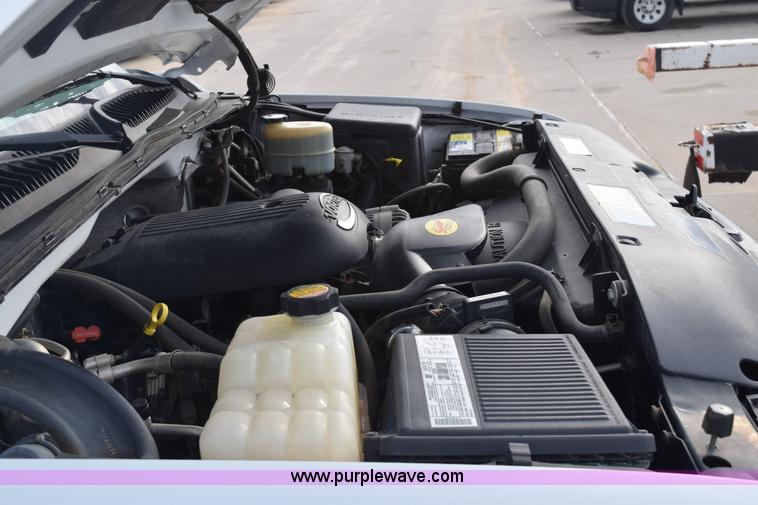 image for item K8792 2001 Chevrolet Silverado 2500HD Ext. Cab pickup truck