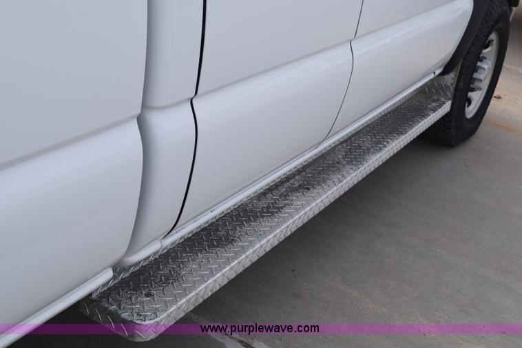 image for item K8792 2001 Chevrolet Silverado 2500HD Ext. Cab pickup truck