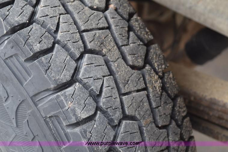 image for item K8792 2001 Chevrolet Silverado 2500HD Ext. Cab pickup truck