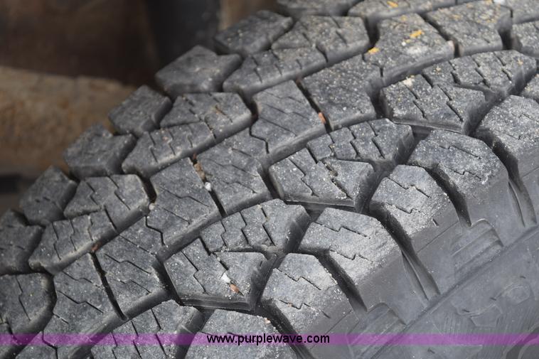 image for item K8792 2001 Chevrolet Silverado 2500HD Ext. Cab pickup truck