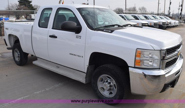 image for item K8793 2007 Chevrolet Silverado 2500HD Ext. Cab pickup truck