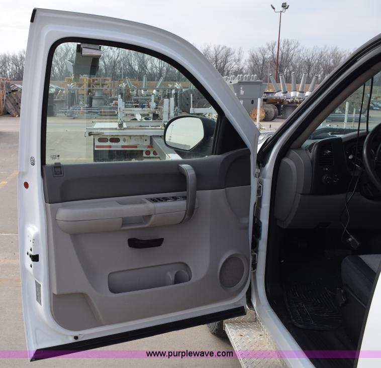 image for item K8793 2007 Chevrolet Silverado 2500HD Ext. Cab pickup truck